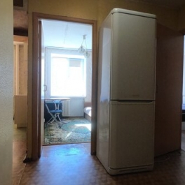 Продажа 2-комн квартиры на вторичном рынке Алтайская улица,  д. 2