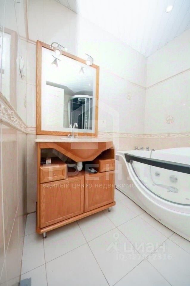 Продажа 4-комн квартиры на вторичном рынке переулок Клочков, 10к2