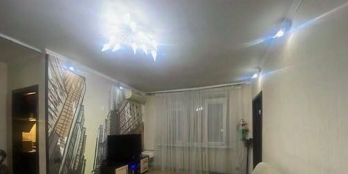 2-комн квартира улица Чистова,  д. 5