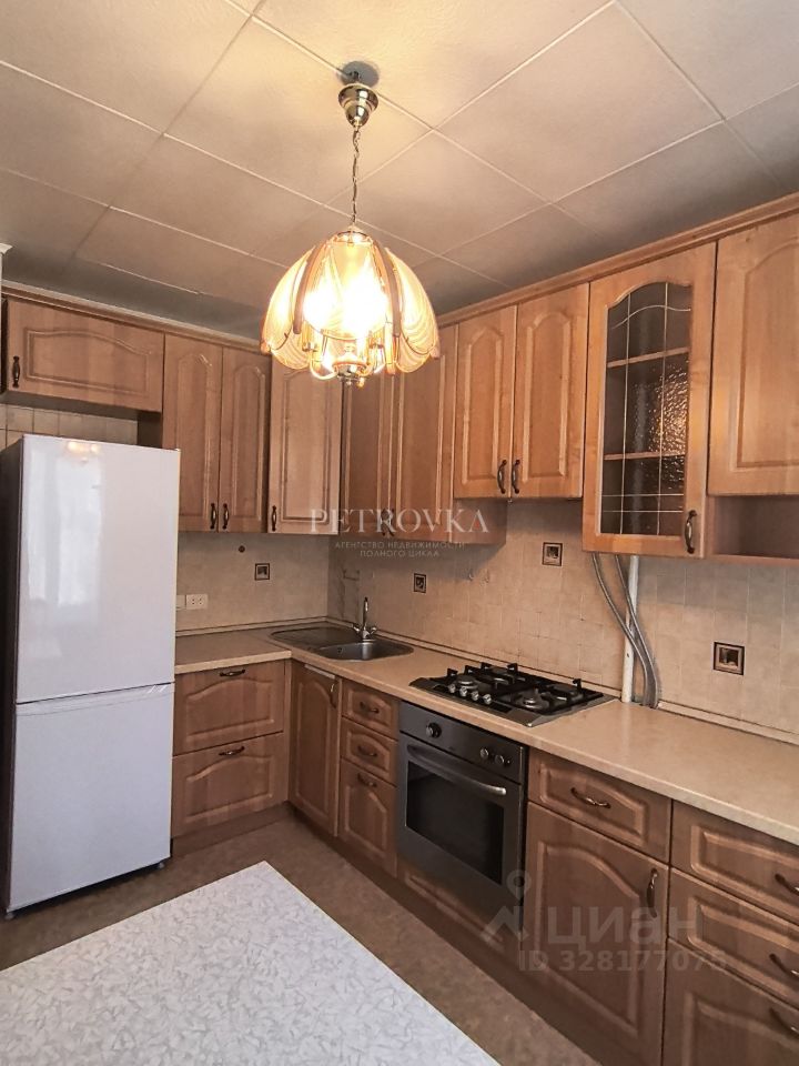 Продажа 3-комн квартиры на вторичном рынке улица Лавочкина, 18