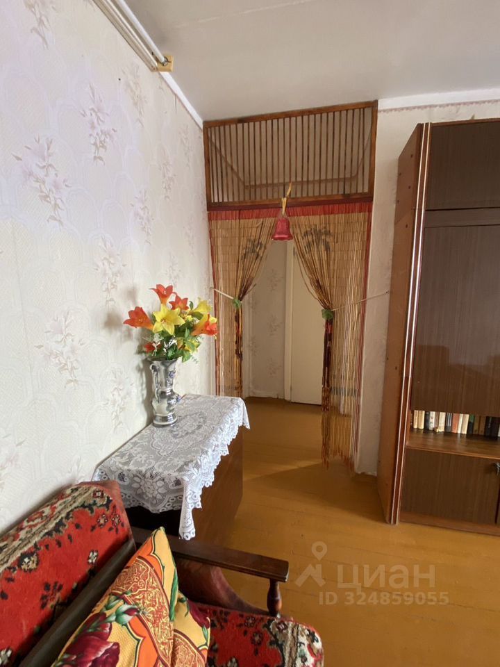 Продажа 3-комн квартиры на вторичном рынке Кириши, Волховская набережная, 6