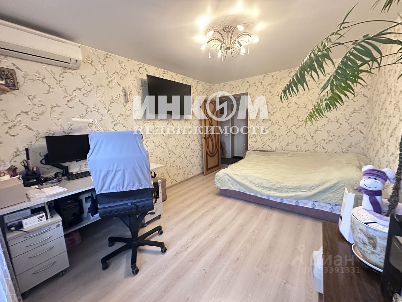 Продажа 2-комн квартиры на вторичном рынке Окружная улица, 19С2