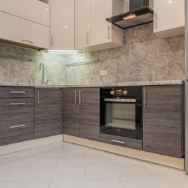 Продажа 1-комн квартиры на вторичном рынке улица Адмирала Коновалова,  д. 2-4