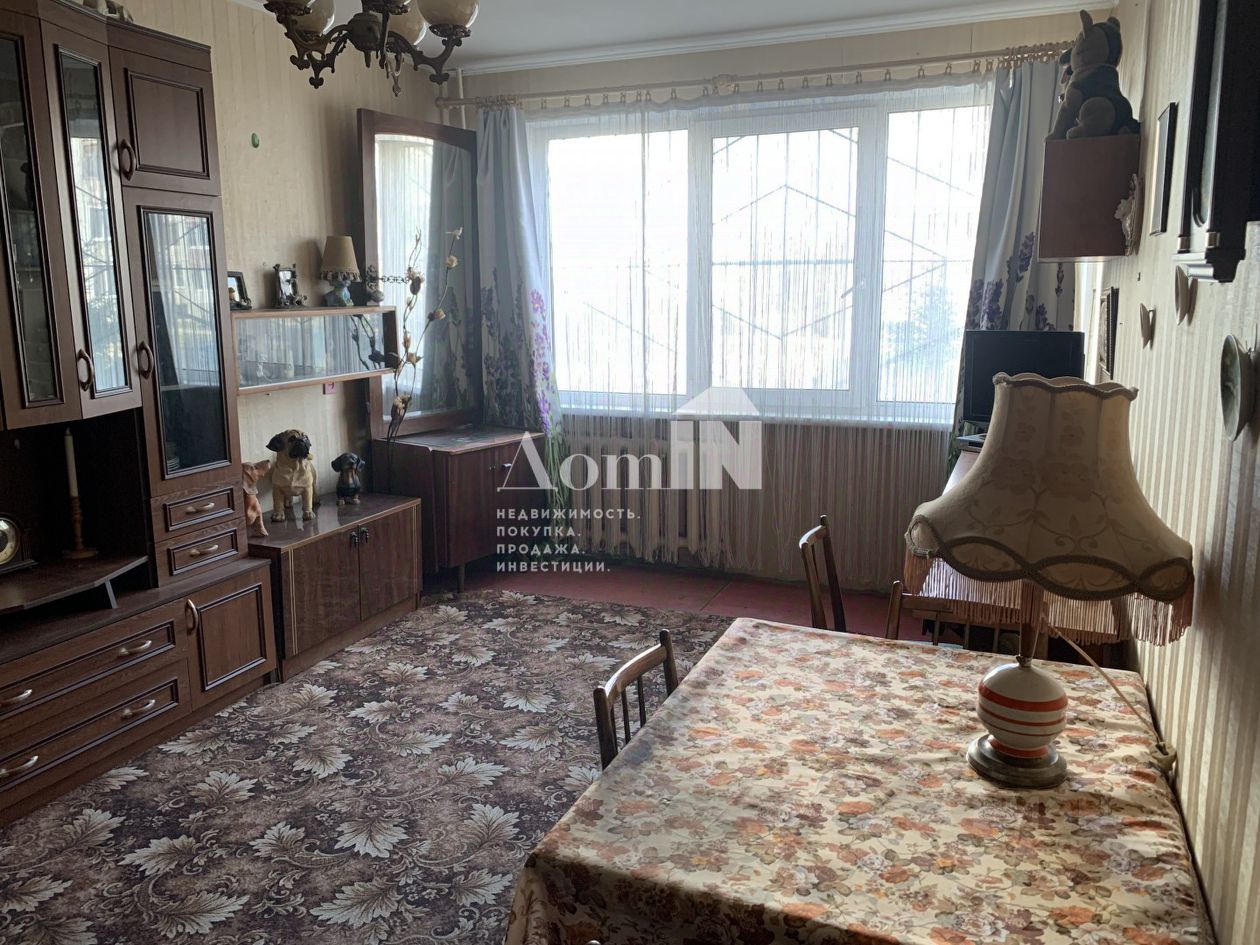 Продажа 1-комн квартиры на вторичном рынке Коммунар г., улица Гатчинская,  д. 18А