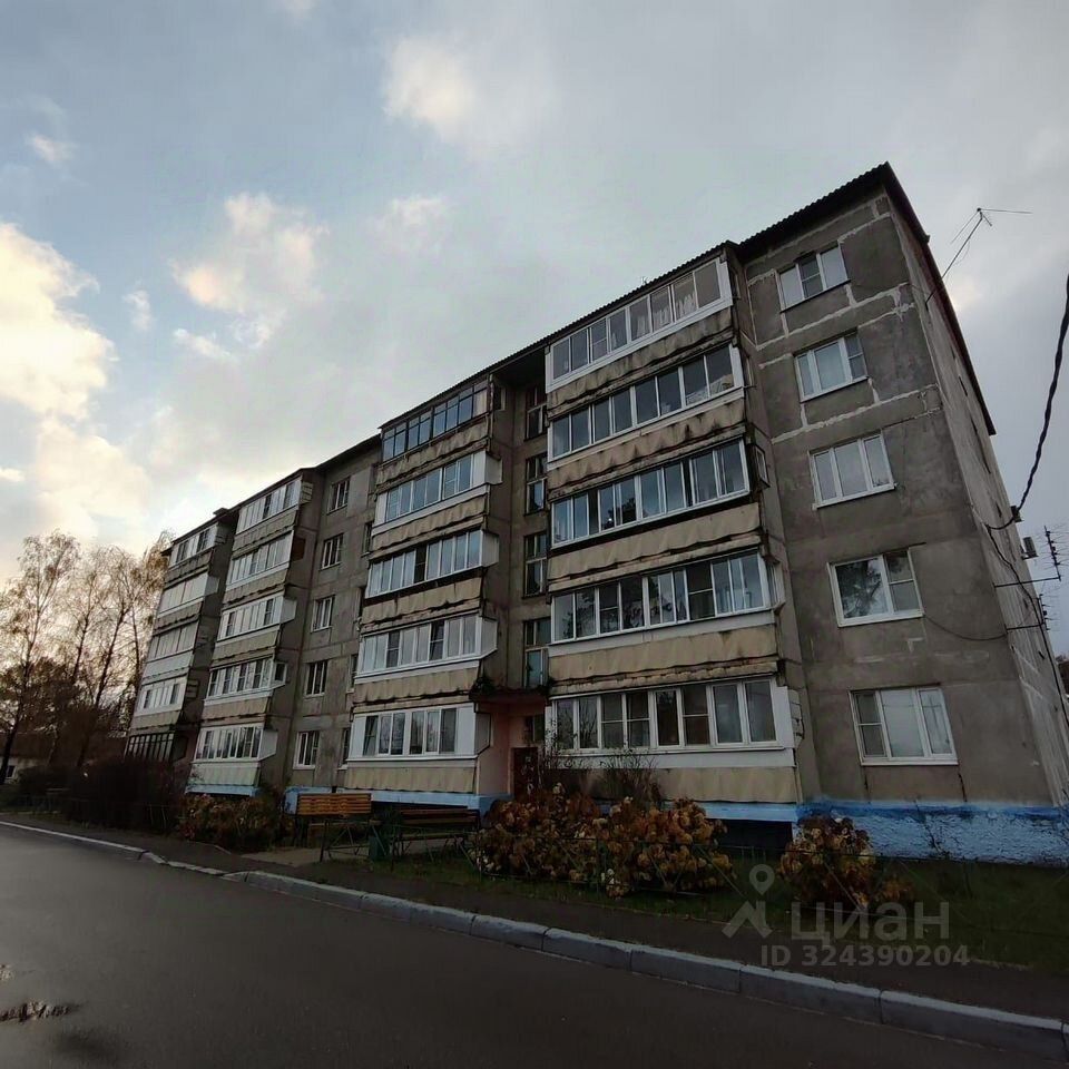 Продажа 2-комн квартиры на вторичном рынке пос. Гжельского кирпичного завода, 20