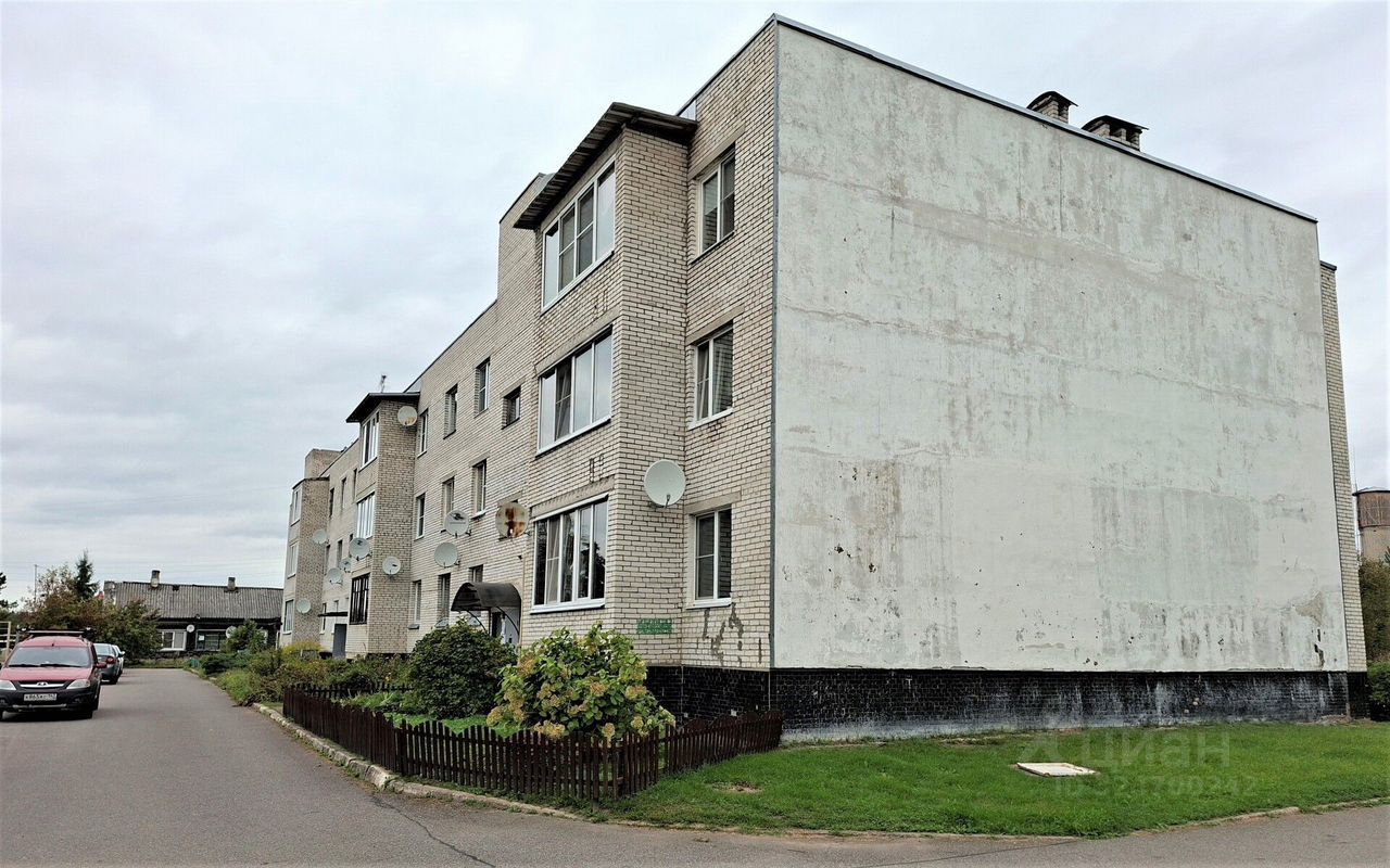 Продажа 3-комн квартиры на вторичном рынке пос. Лисино-Корпус, улица Турского, 8