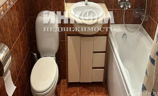 Продажа 3-комн квартиры на вторичном рынке 26 Бакинских Комиссаров ул,  д. 3,  к. 3