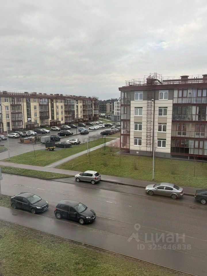 Продажа 2-комн квартиры на вторичном рынке пос. Шушары, Пулковское тер., улица Образцовая, 3