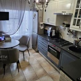 Продажа 2-комн квартиры на вторичном рынке улица Академика Комарова,  д. 5А