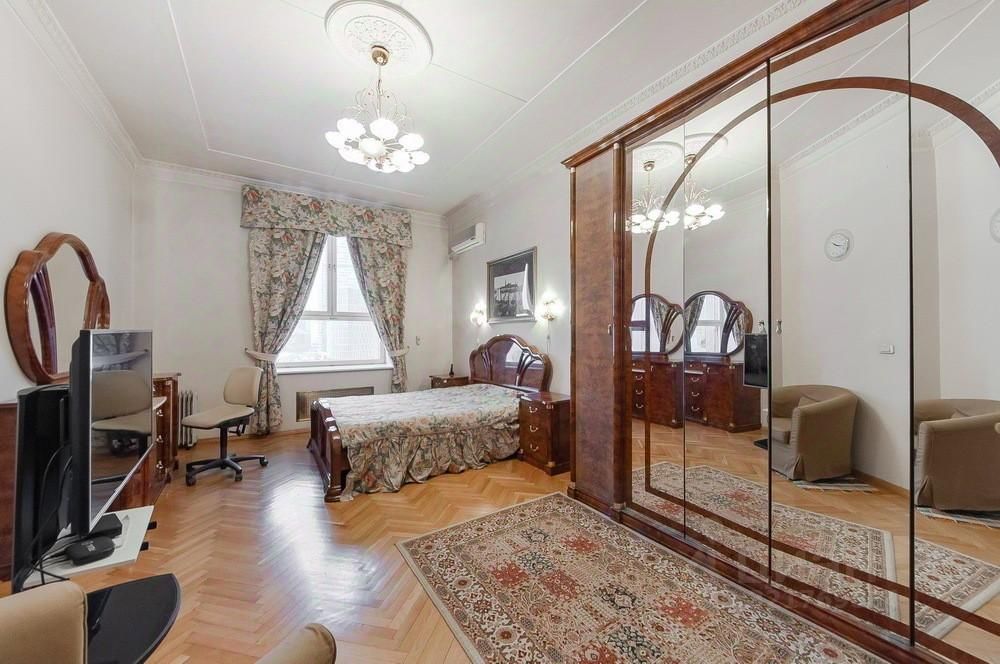 Аренда 3-комн квартиры на вторичном рынке Кутузовский проспект, 30