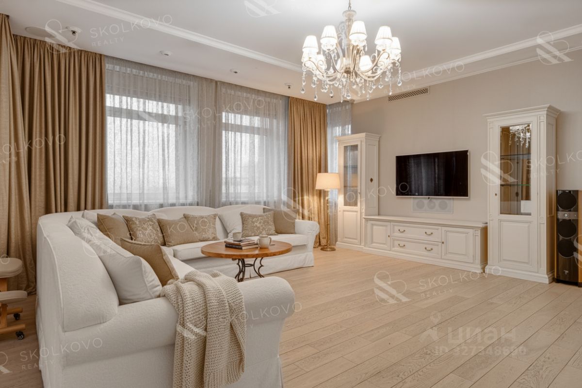 Продажа 3-комн квартиры на вторичном рынке Авиационная улица,  д. 79