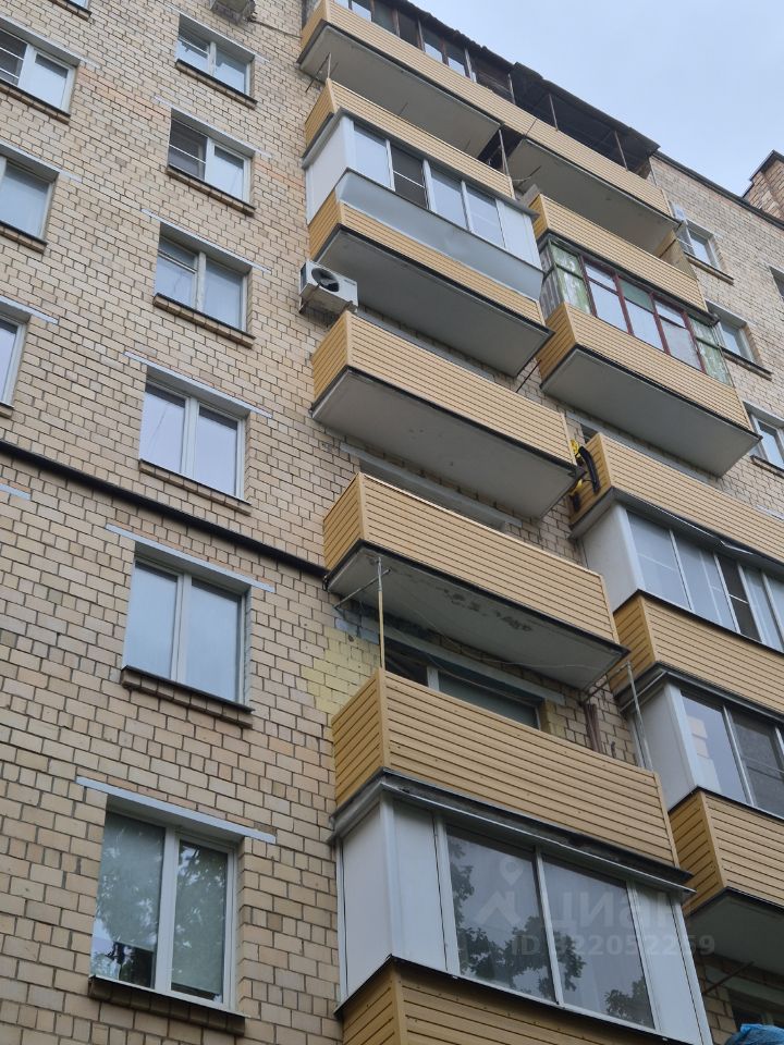 Продажа 2-комн квартиры на вторичном рынке Гвардейская улица, 16