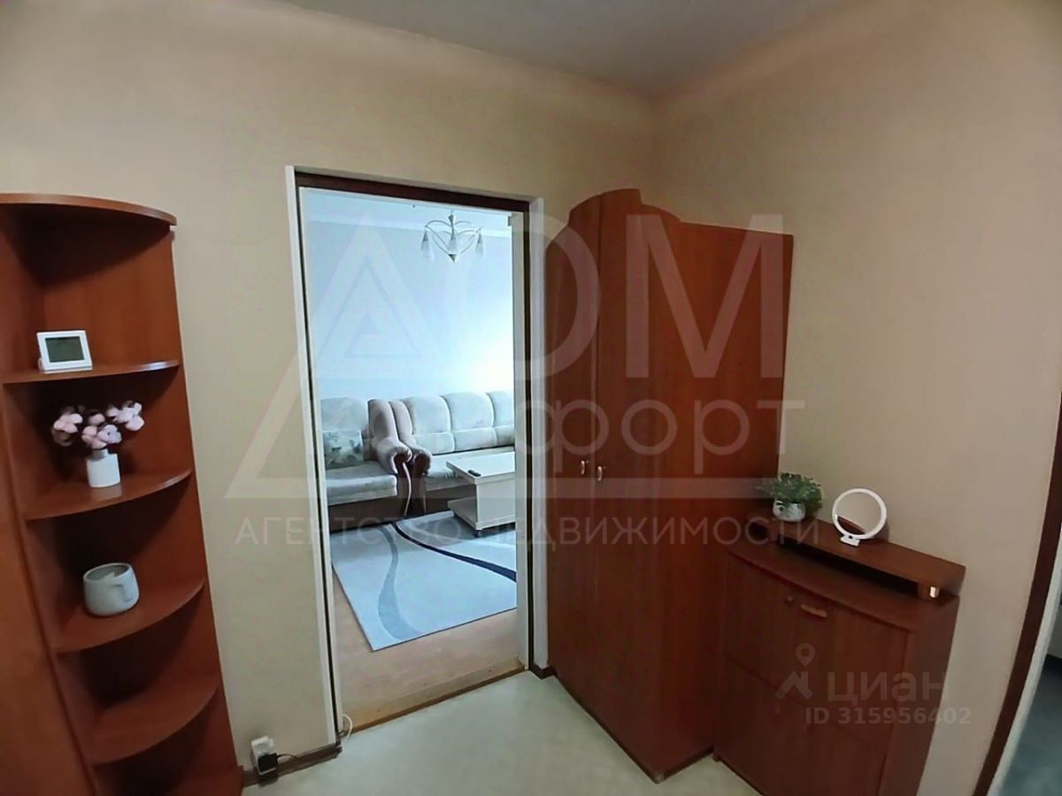 Продажа 2-комн квартиры на вторичном рынке Приозерск, улица Суворова, 36