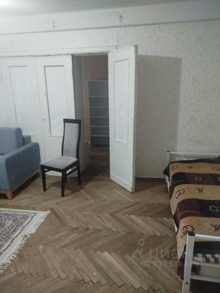 Продажа 3-комн квартиры на вторичном рынке Варшавская улица, 37К2