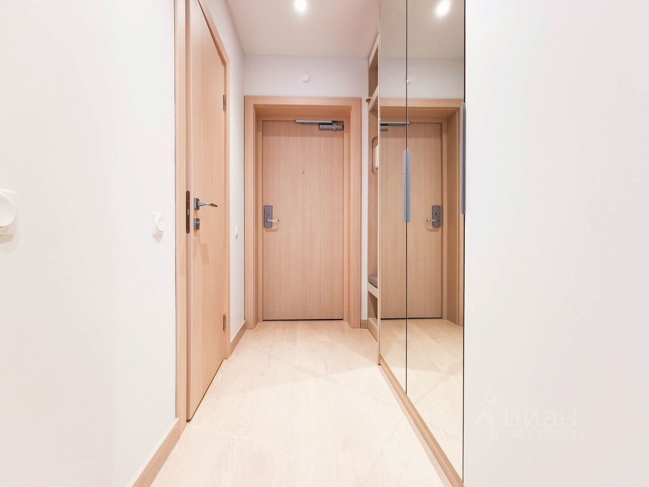 Продажа студии Социалистическая улица, 21