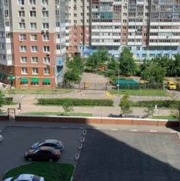 Продажа 3-комн квартиры на вторичном рынке Красногорск г, Космонавтов б-р,  д. 4