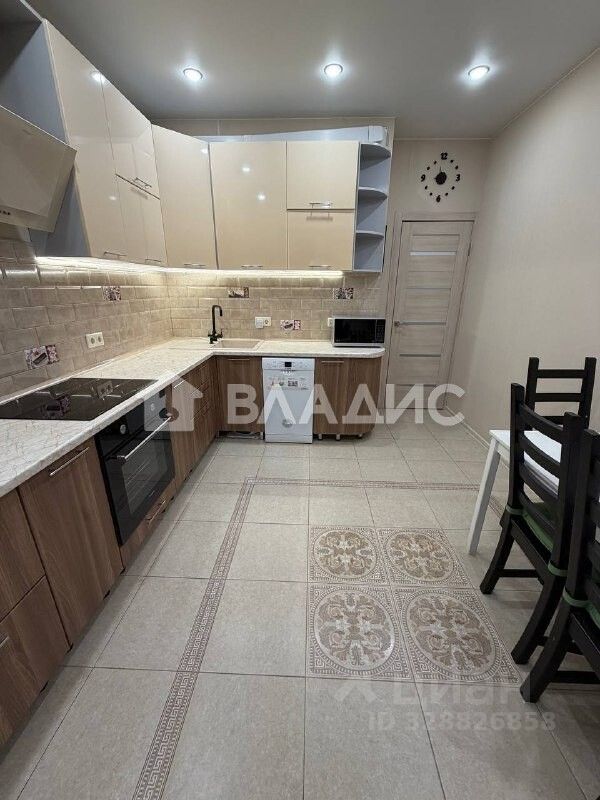 Продажа 2-комн квартиры на вторичном рынке проспект Королева, 73