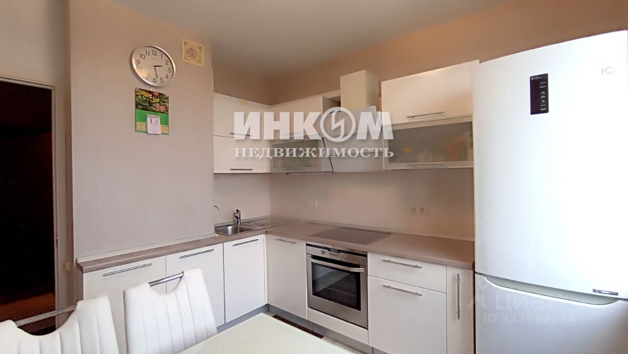 Продажа 2-комн квартиры на вторичном рынке улица Крылатские Холмы, 1