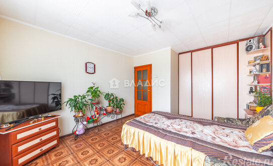 Продажа 1-комн квартиры на вторичном рынке улица Пинегина,  д. 23