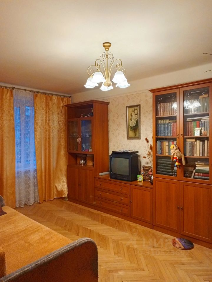Продажа 3-комн квартиры на вторичном рынке улица Летчика Пилютова, 15
