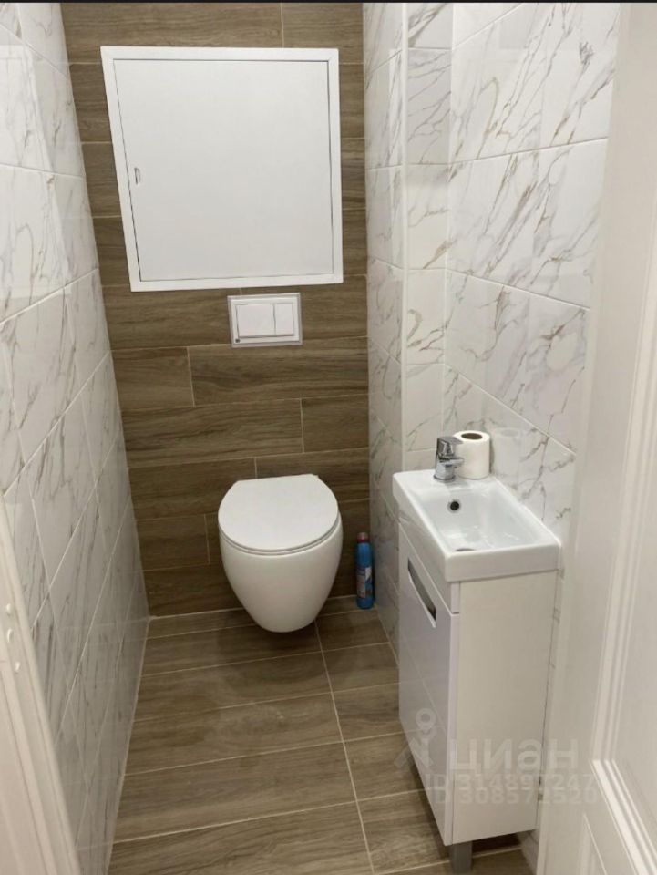 Продажа 1-комн квартиры на вторичном рынке Большеохтинский проспект, 15К3