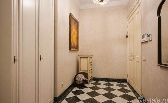 Продажа 4-комн квартиры на вторичном рынке ул Фурштатская,  д. 47/11