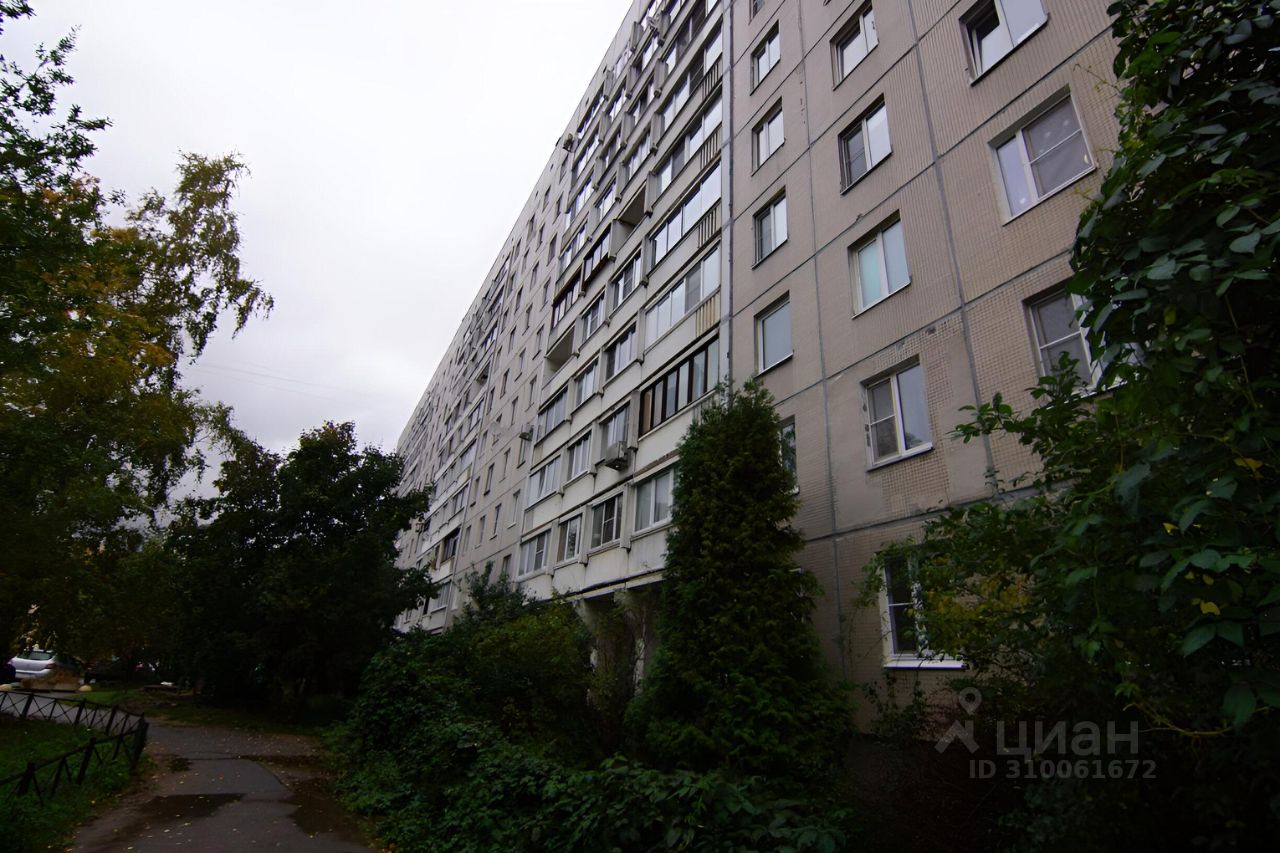 Продажа 2-комн квартиры на вторичном рынке Звездная улица, 9К1