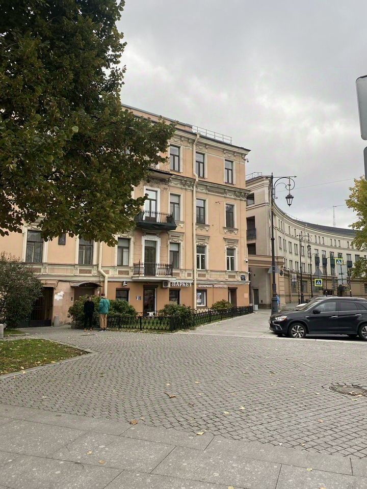 Продажа 4-комн квартиры на вторичном рынке Манежный переулок, 2
