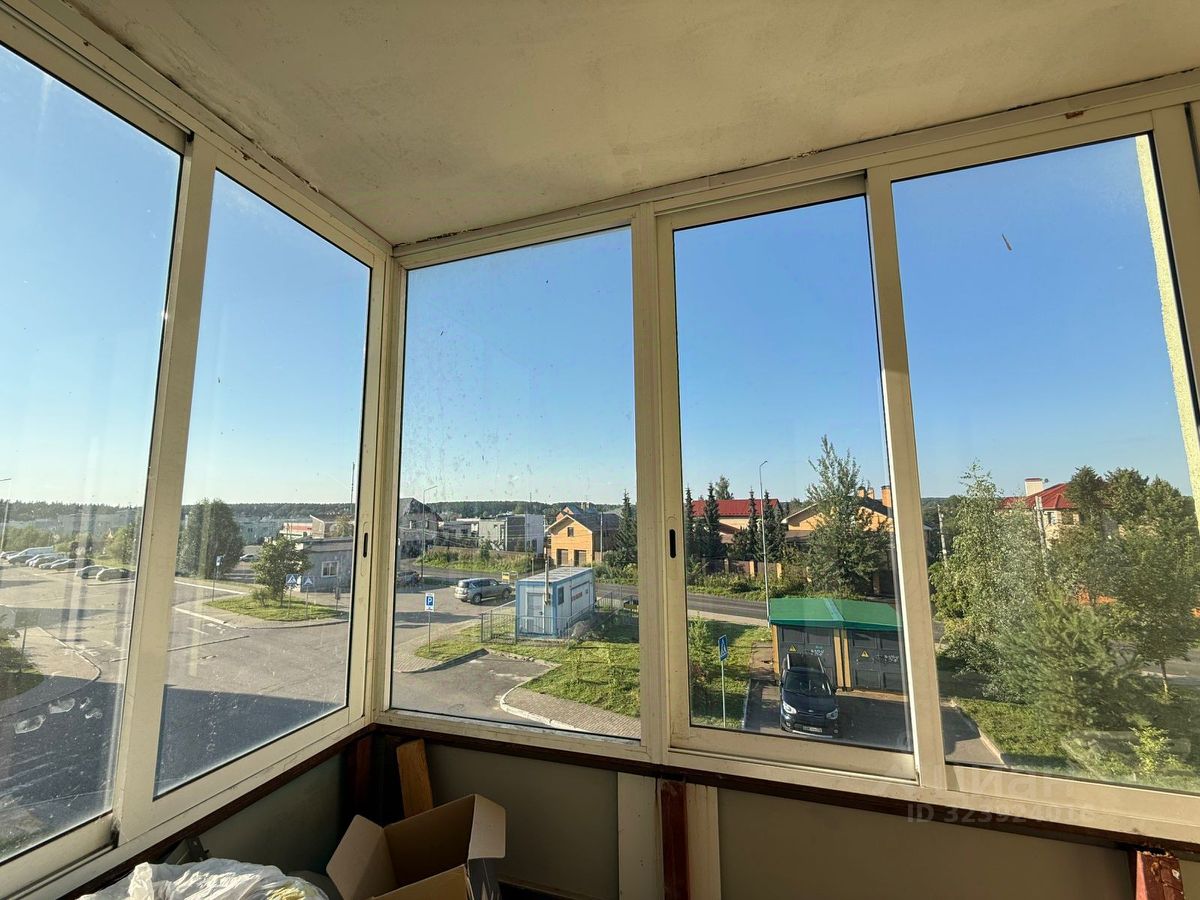 Продажа 3-комн квартиры на вторичном рынке д. Черная, улица Широкая, 23