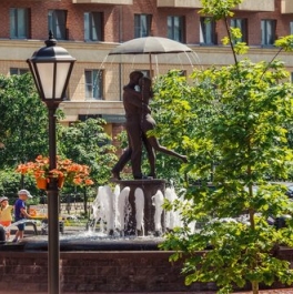 Продажа 3-комн квартиры на вторичном рынке Кудрово г, Ленинградская ул,  д. 9/8