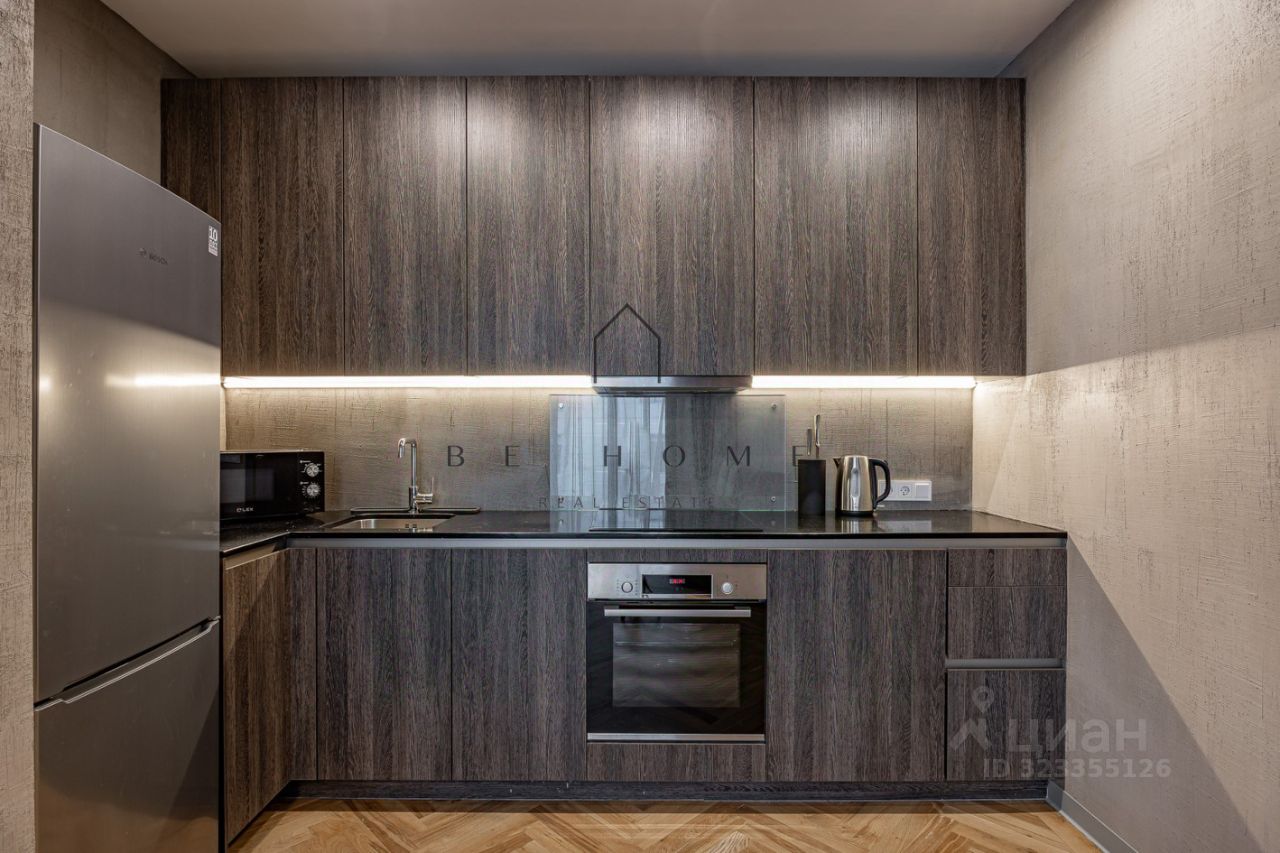 Аренда 3-комн квартиры на вторичном рынке проспект Средний Васильевского острова, 83с2