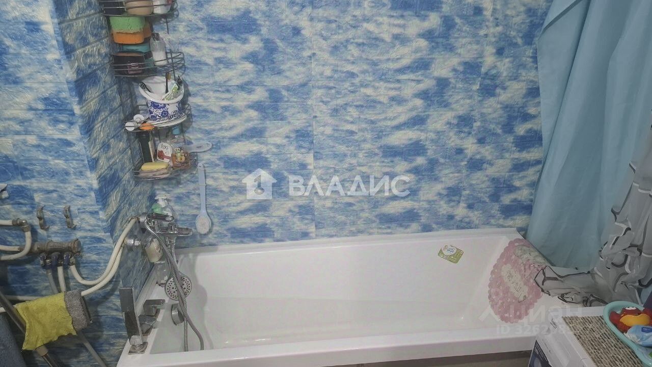 Продажа 1-комн квартиры на вторичном рынке Октябрьский пгт, улица 60 лет Победы, 3