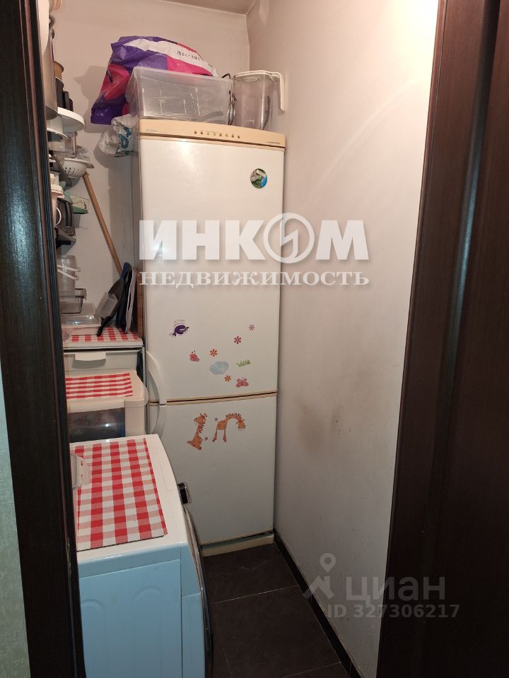 Продажа 4-комн квартиры на вторичном рынке улица Барышиха,  д. 17