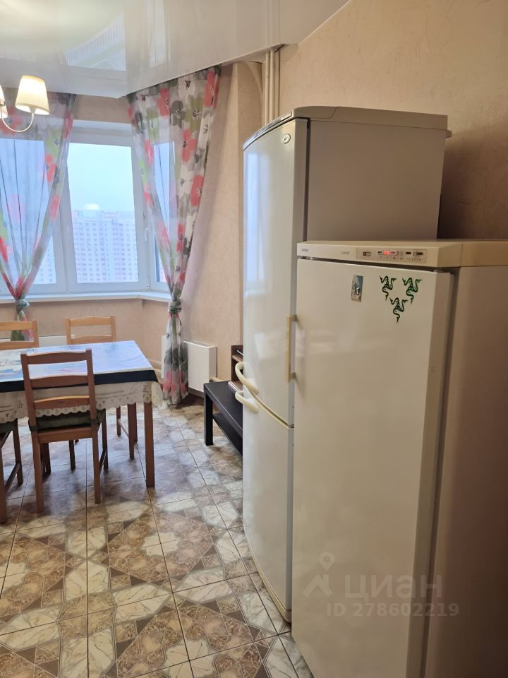 Аренда 3-комн квартиры на вторичном рынке Дрожжино пгт, улица Южная, 23