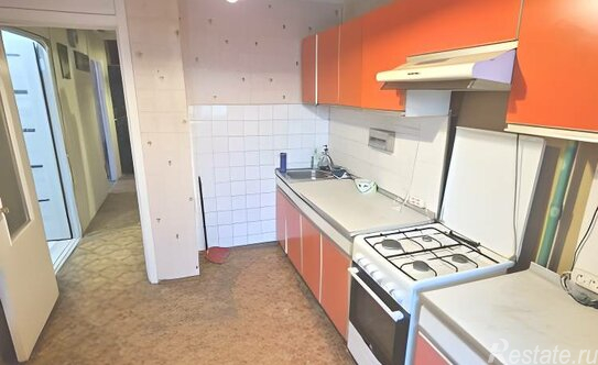 Продажа 3-комн квартиры на вторичном рынке Онежская ул,  д. 30