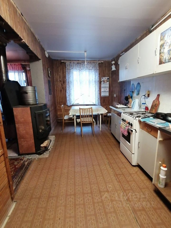 Продажа дома Ульяновка пгт, улица Максима Горького, 5