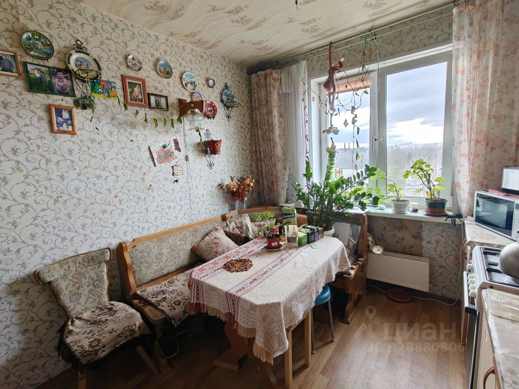 Продажа 3-комн квартиры на вторичном рынке Сергиев Посад, улица Мира, 1В