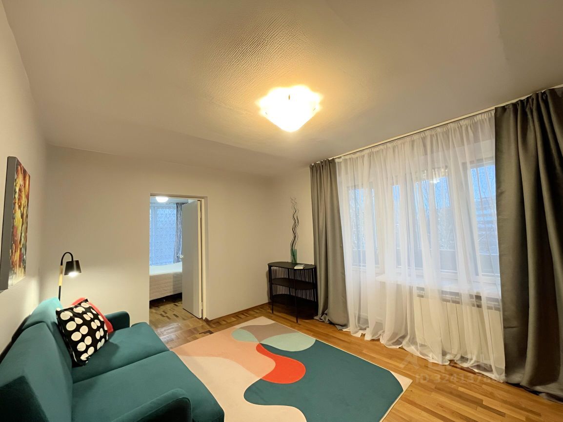 Продажа 2-комн квартиры на вторичном рынке проспект Художников, 13К4