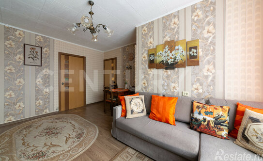 Продажа 4-комн квартиры на вторичном рынке улица Белы Куна,  д. 7 к5