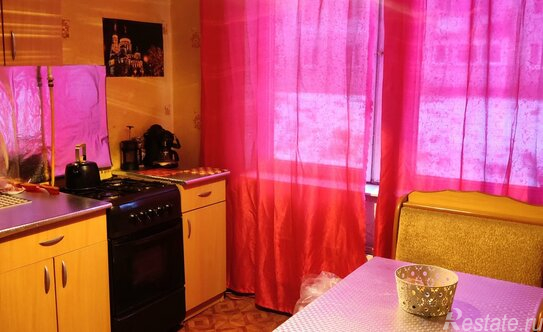 Продажа 3-комн квартиры на вторичном рынке Сапёрное, Школьная улица,  д. 3