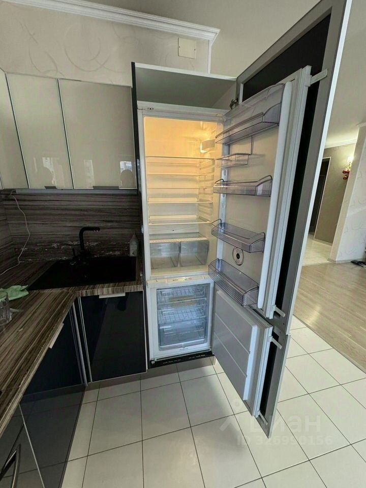 Продажа 3-комн квартиры на вторичном рынке Центральный мкр, улица Кирова, 7к1