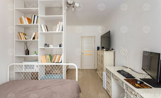 Продажа 1-комн квартиры на вторичном рынке Парковая 5-я ул,  д. 62Б