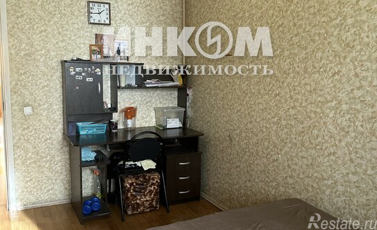 Продажа 4-комн квартиры на вторичном рынке Маршала Савицкого ул,  д. 4 к2