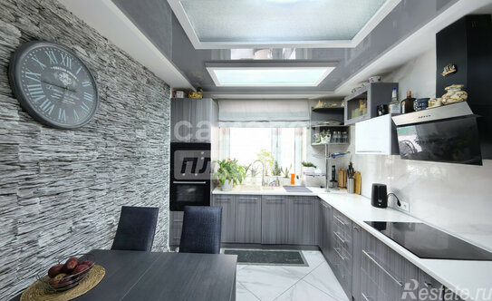 Продажа 3-комн квартиры на вторичном рынке Московский г, Атласова ул