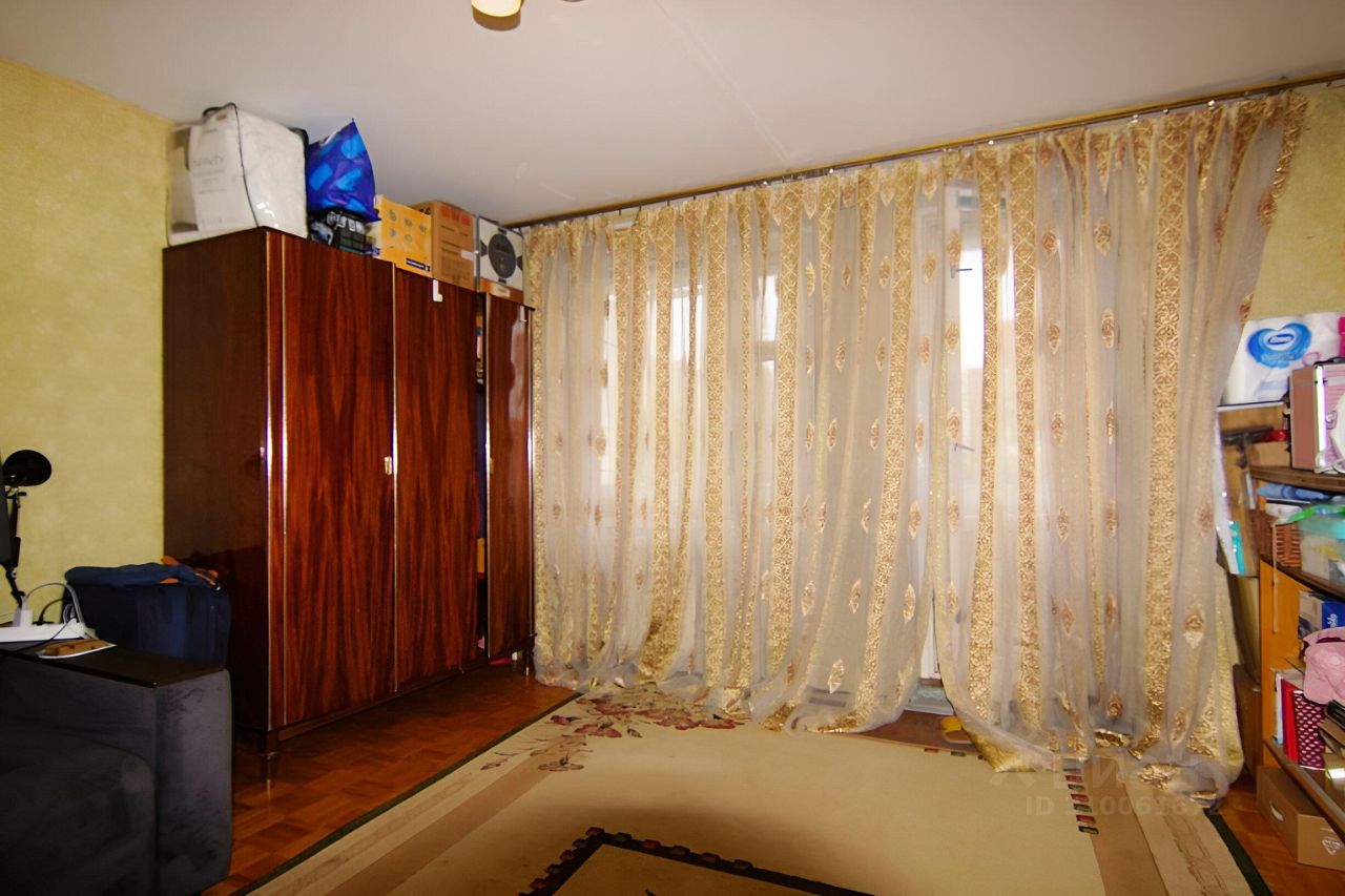 Продажа 2-комн квартиры на вторичном рынке Звездная улица, 9К1