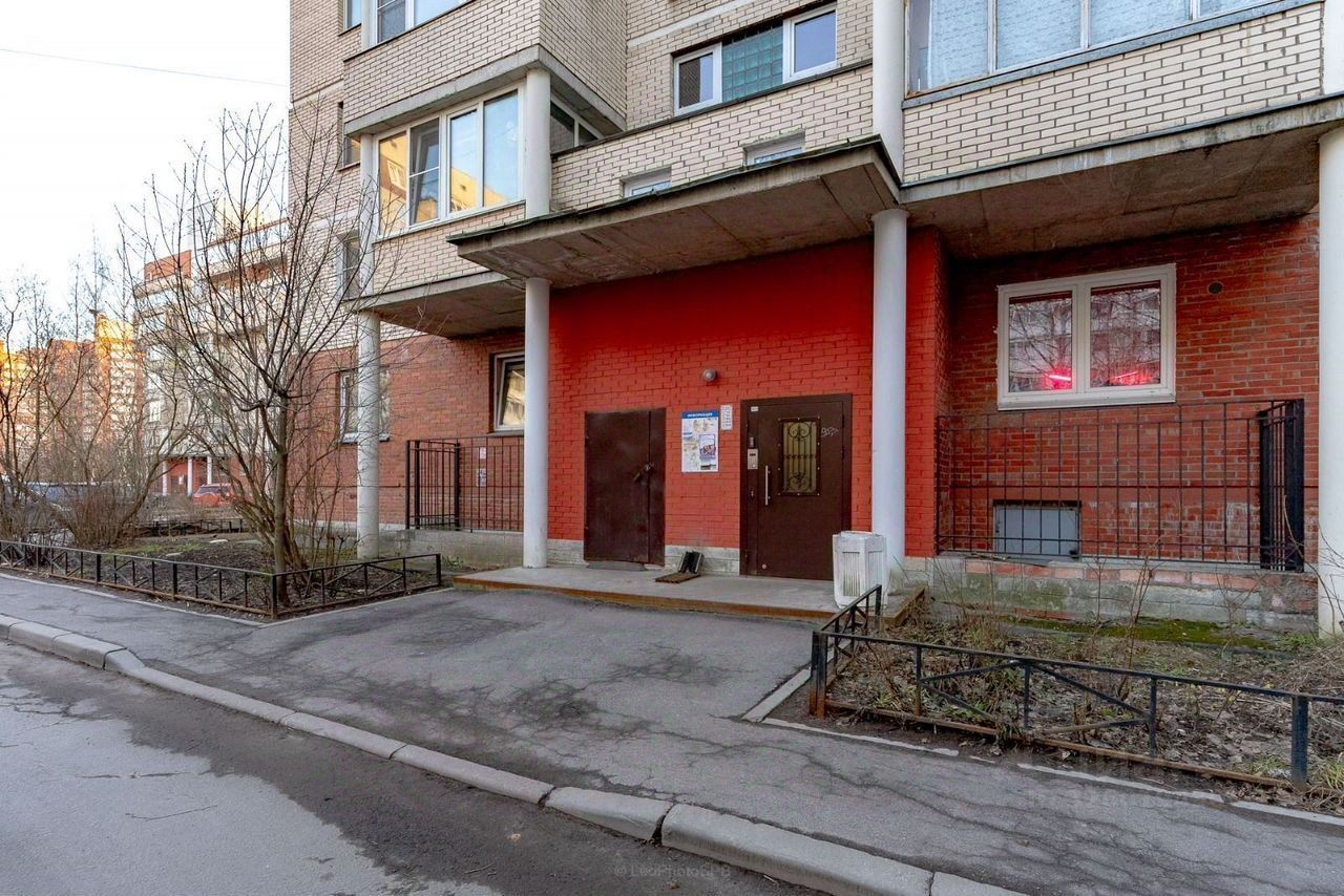 Продажа 3-комн квартиры на вторичном рынке Богатырский проспект, 27к4