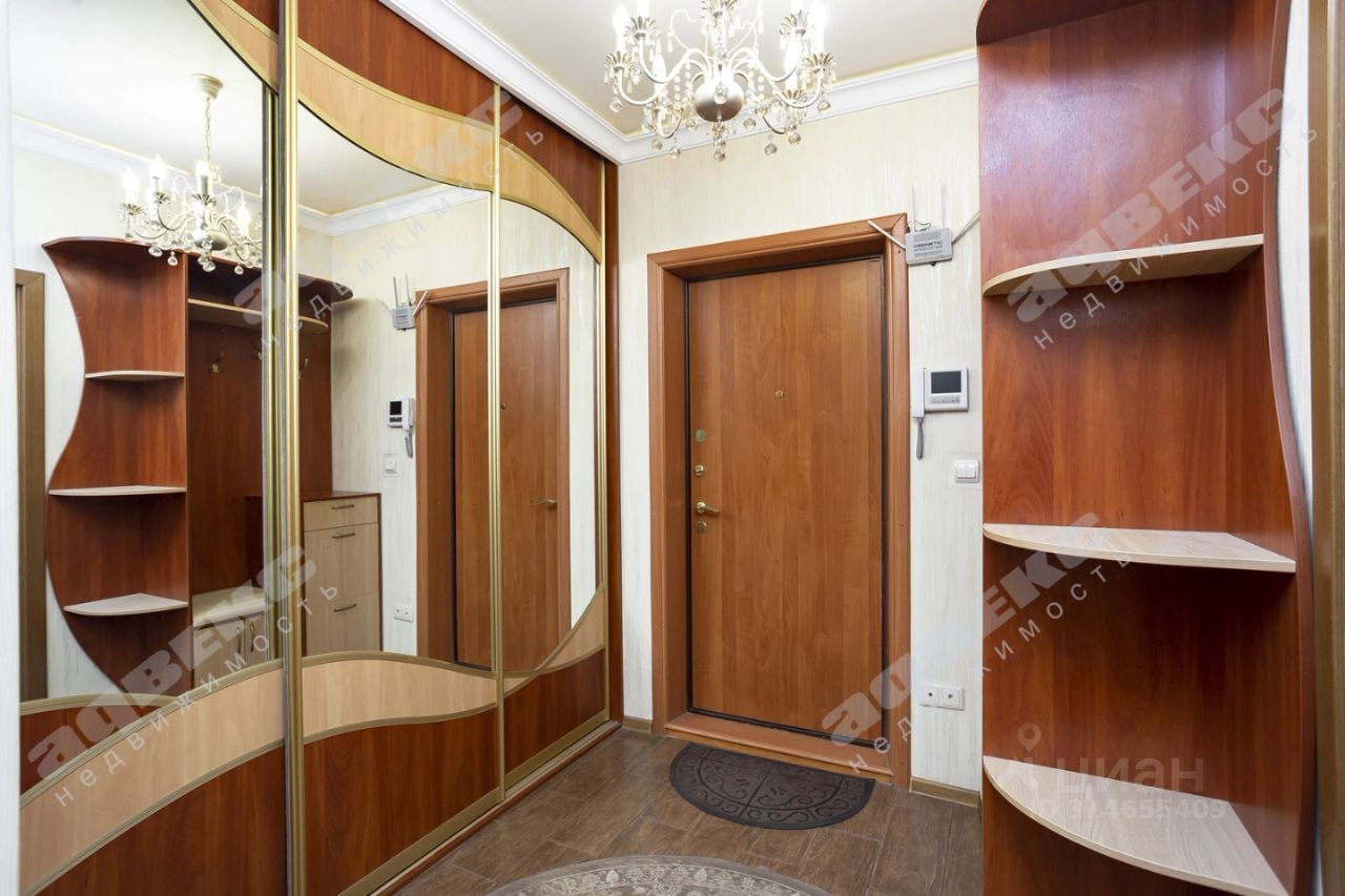 Продажа 2-комн квартиры на вторичном рынке пос. Шушары, Первомайская улица, 26