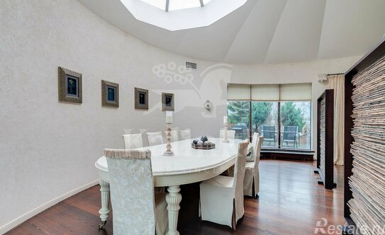 Продажа 5-комн квартиры на вторичном рынке Октябрьский переулок,  д. 5