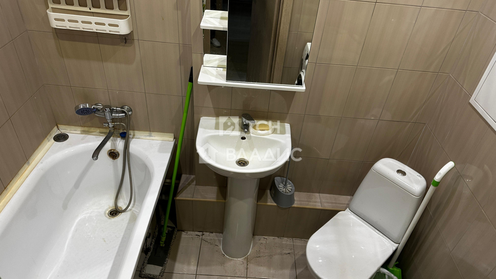 Продажа 1-комн квартиры на вторичном рынке рабочий посёлок Свердловский, улица Строителей, 9