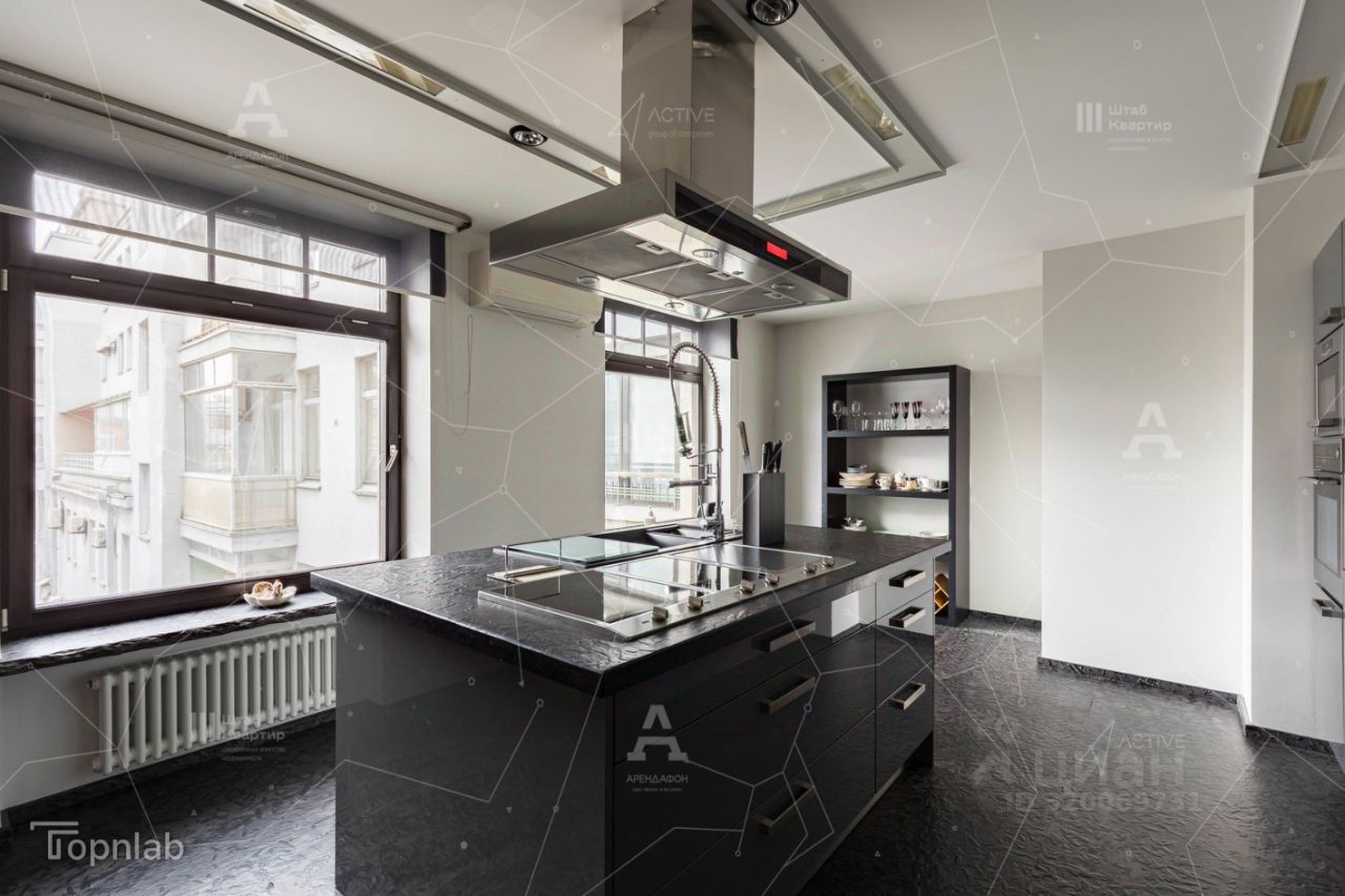 Продажа 3-комн квартиры на вторичном рынке Мичуринская улица, 4